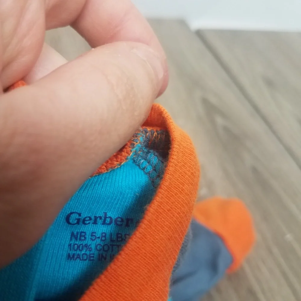 Gerber monster onsie‎ NB